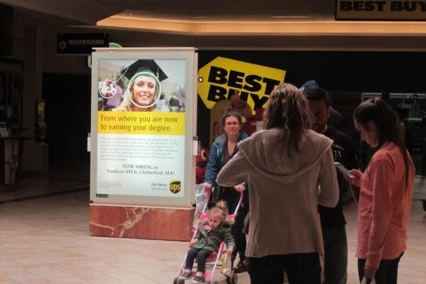 Mall Ad Panel, The Advantages of Mall Advertising